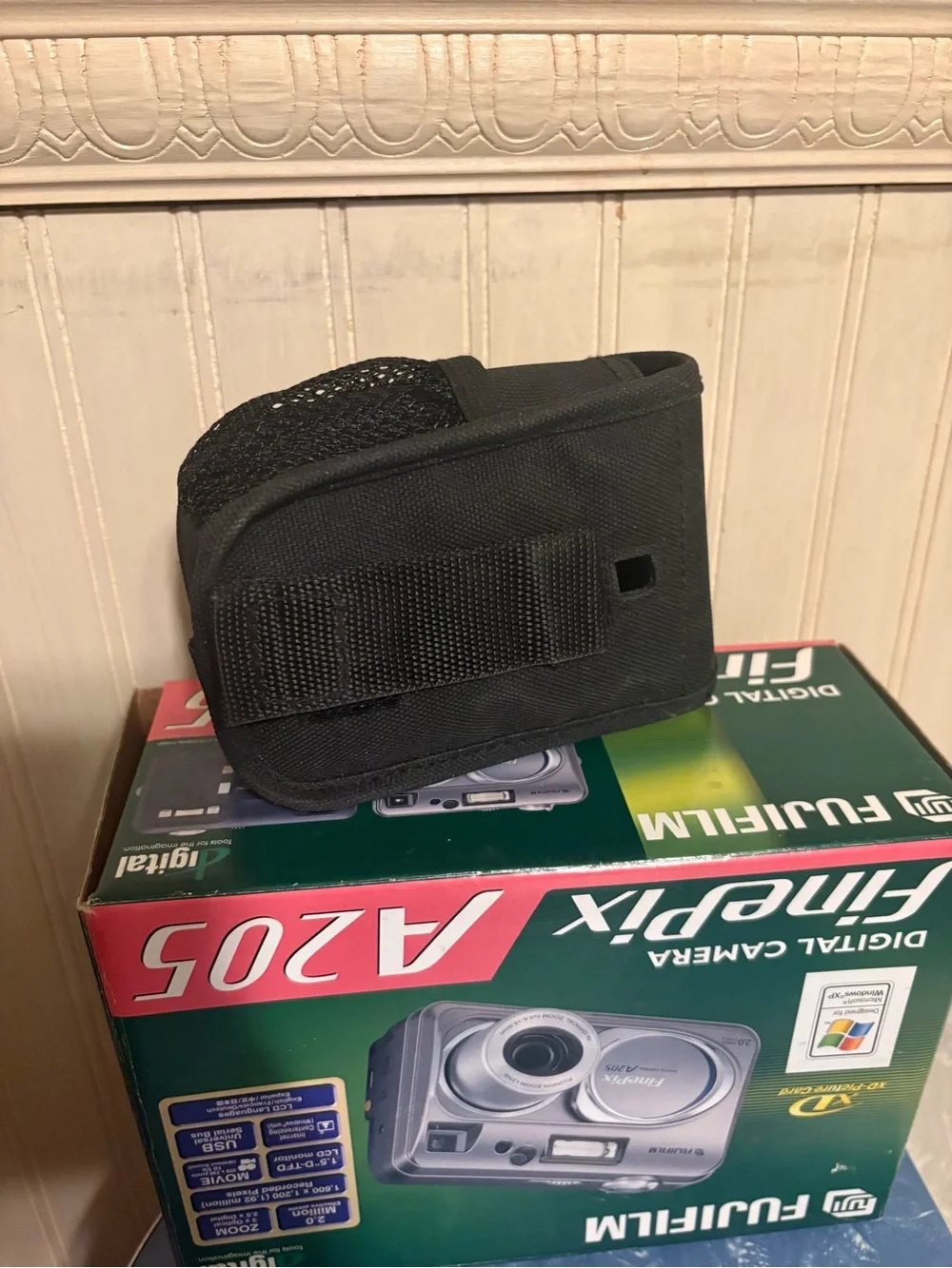 Fujifilm Silver FinePix A205 Compact Digital Camera with Accessories Box & Case